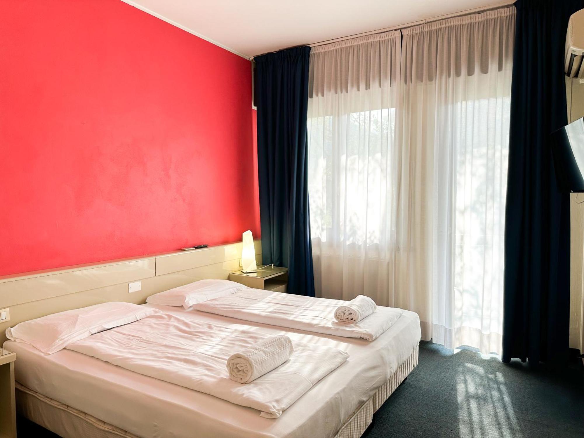 Hotel Bristol Riva del Garda Exteriör bild